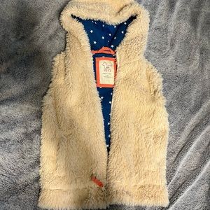 Mini Boden fuzzy zip up vest